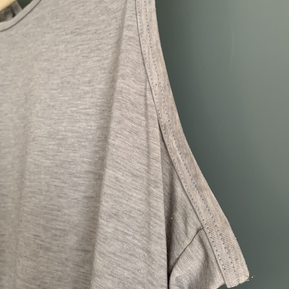 GapFit Breathe Lightweight Grey Knit Cross-Back Top - Picture 6 of 8